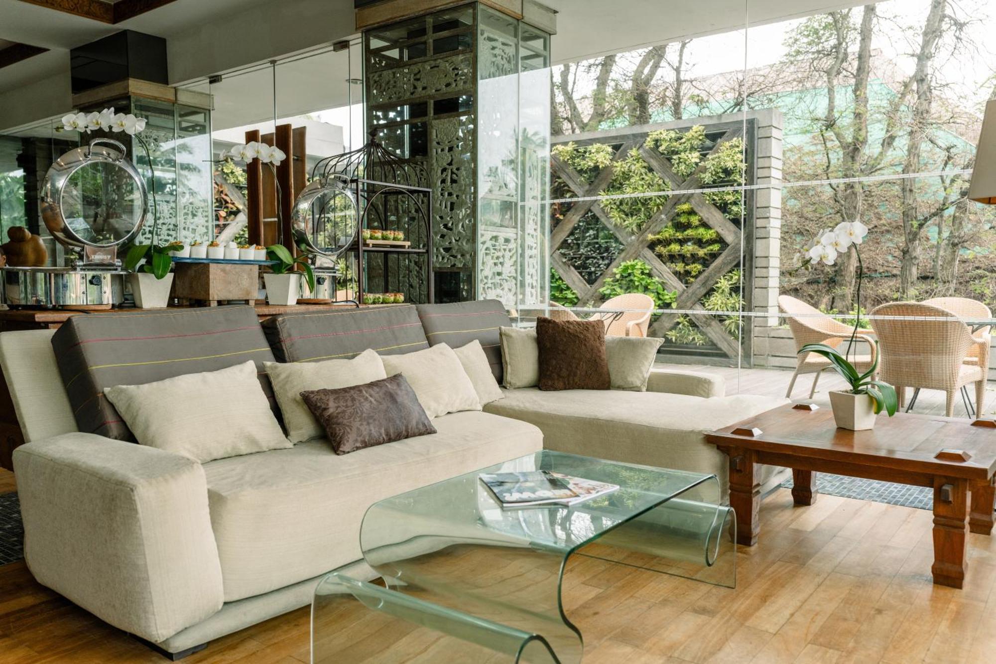 Bali Mandira Beach Resort & Spa Legian Exterior foto A living room